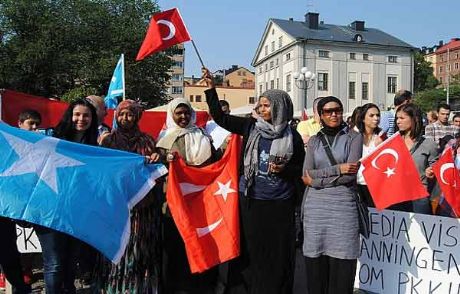 Türkler Stockholm'de Terörü Lanetledi