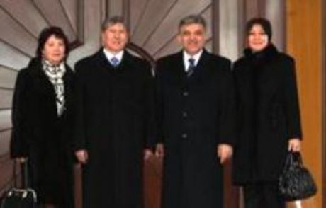 Gül, Kırgızistan Cumhurbaşkanı'nı Ağırladı
