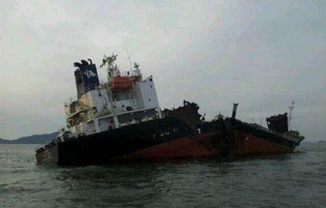 Arnavutluk'ta Tanker Battı