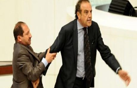 Ak Parti İle Bdp'li Vekilin 'başsağlığı' Kavgası
