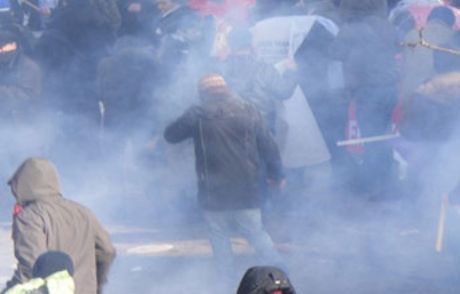 Üniversiteye 'organik' Biber Gazı