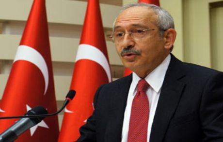 'başbakan Demokrasiden Şikayet Ediyor'