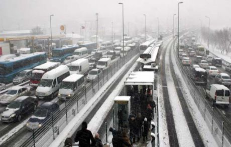 İstanbul'da Kar Etkisini Arttırıyor