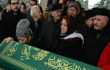 Kamil Sönmez Toprağa Verildi