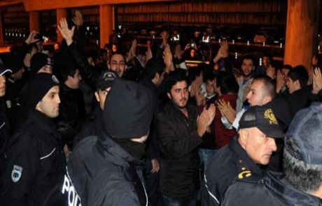 Galatasaray'a Olaylı Karşılama
