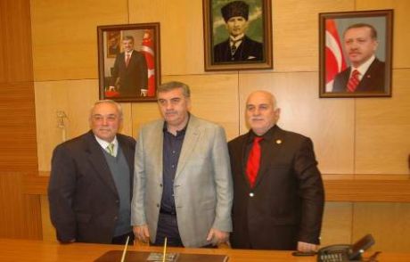 Şirin Sakaryam Cd'sini Başkan'a Sundu