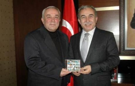 Vali Büyükten Ozan Rıdvana Destek