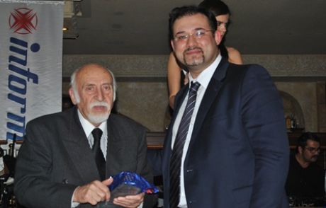 Mutluğun Resmi Ödüllendirildi