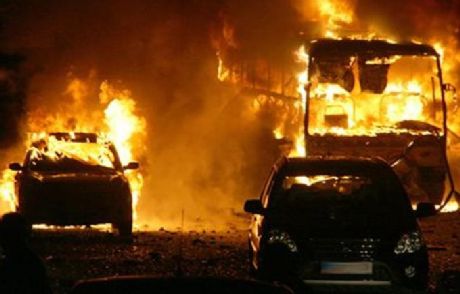 Pakistan'da İki Okula Bombalı Saldırı