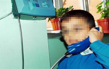 Alo, Öğretmenim Beni Dövüyor!