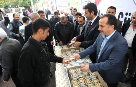 20 Bin Kişiye Aşure İkram Edildi