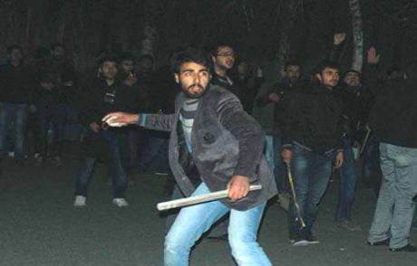 Ak Saçlı Yönlendirdi, Üniversite Karıştı!