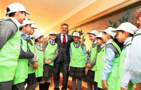 Öğrencilerden Köşker'e Eko Çiçek!