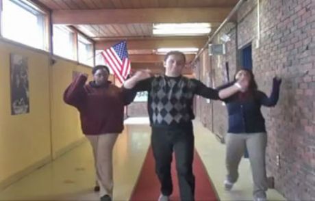 Uzaylı Türkücü Amerika'yı Salladı!
