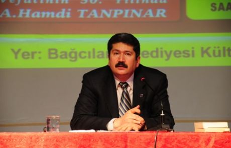 'yazdığı Başka, Yaşadığı Başka Bir Yazar'