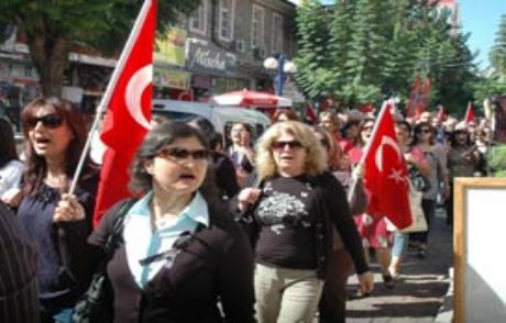 'türkiye Şehitleriyle Yürüyor'