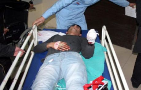 Polise Atacağı Bomba Elinde Patladı