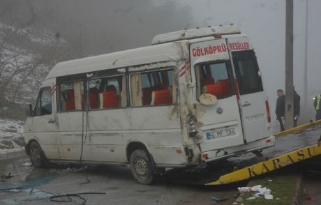 Öğrenci Servisi Devrildi