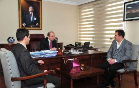 Azmeder'den Vali Öztürk'e Ziyaret