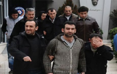 Genç Kızı Tehditle Pazarladı
