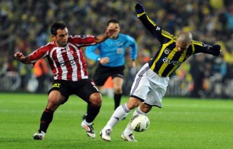 Alex Getirdi, Emre Bitirdi!