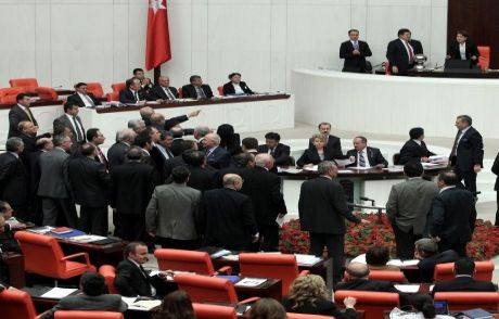 Tbmm Genel Kurulu'nda 'adam' Tartışması
