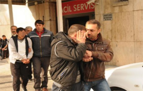 Mersin'de Akü Hırsızlaraı Tutuklandı