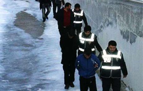 Çete İntihara Sürüklemiş
