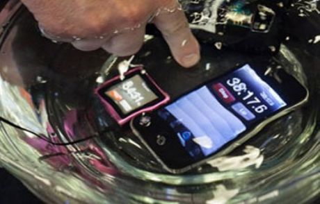 Artık Duşa Telefonla Girilebilecek