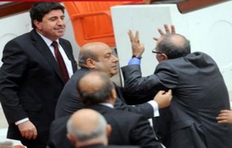 Meclis'te 'kemalist' Tartışması