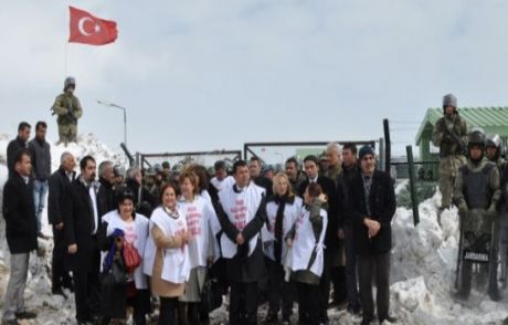 Chp'li 10 Milletvekili Protesto Etti