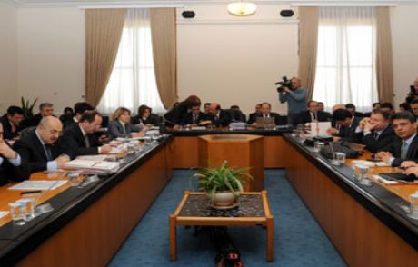 Bakana 'pinokyo' Dedi, Komisyon Gerildi