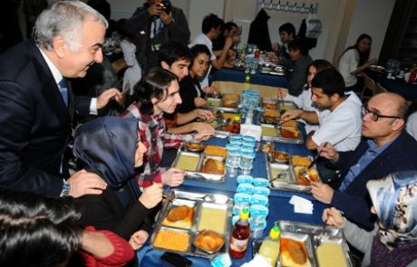 Bir Tweetle Gelen Yemekhane