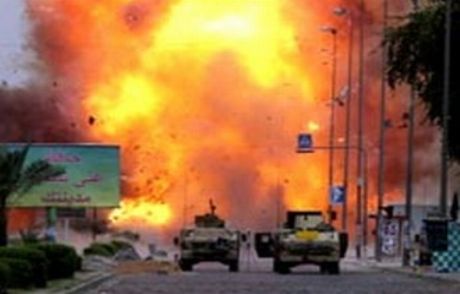 Irak'ta Şiddetli Patlamalar