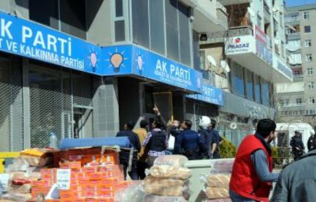 Diyarbakırda Bombalı Saldırı