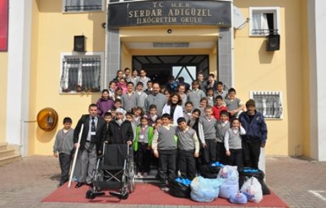 Öğrencilerden 16 Bin Mavi Kapak...