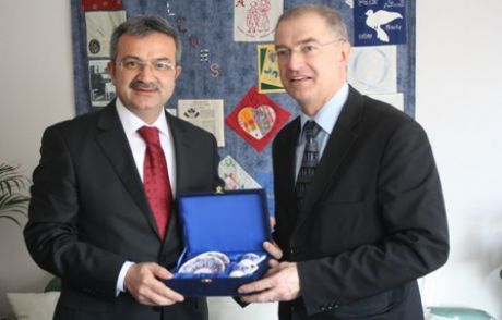 Köşker'den Fransız Milletvekiline Anlamlı Ziyaret
