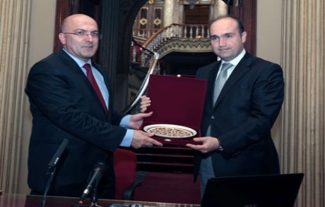 Saray Konferansları'nda Kenanoğlu!