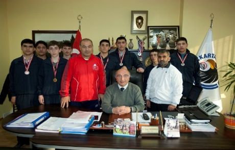 Güreş Takımı Şampiyonluğa Hazırlanıyor