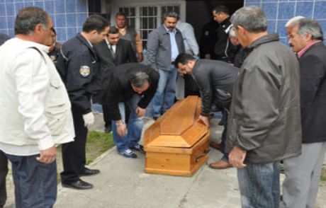 'bodrumda İntihar Ediyorum, Yalnız Gelme'