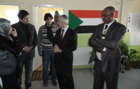 Sudan'lı Öğrencilere Eğitim Verdi