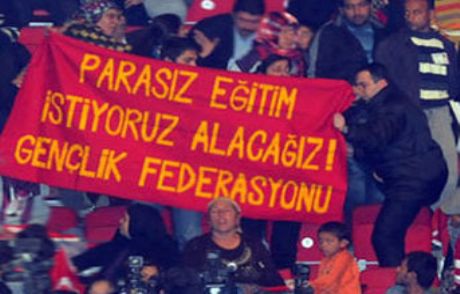 1 Pankarta 45 Yıl