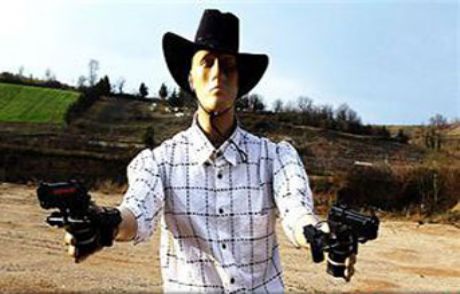 Silahlı Robotürk!