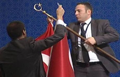Clinton'ın Türk Bayrağı Hassasiyeti