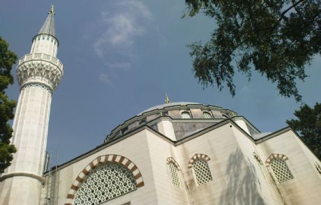 Camiye Gelemeyenlere 'canlı' Hizmet!
