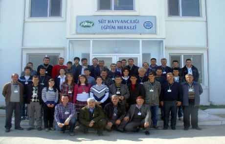 Büyükşehir'den Süt Üreticilerine Bilimsel Eğitim