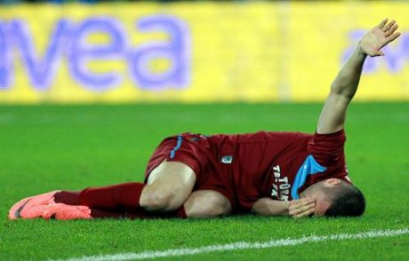 Burak Yılmaz'ın Burnu Kırıldı!