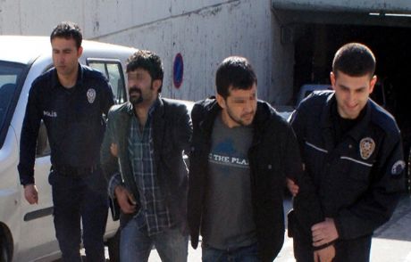 Mezarlıktaki Patlayıcıya 3 Tutuklama