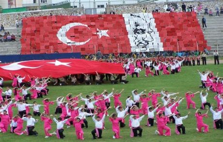 Stadyumda Son 23 Nisan Kutlaması