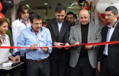 Ünlü Gömlek Markası Türkiyede